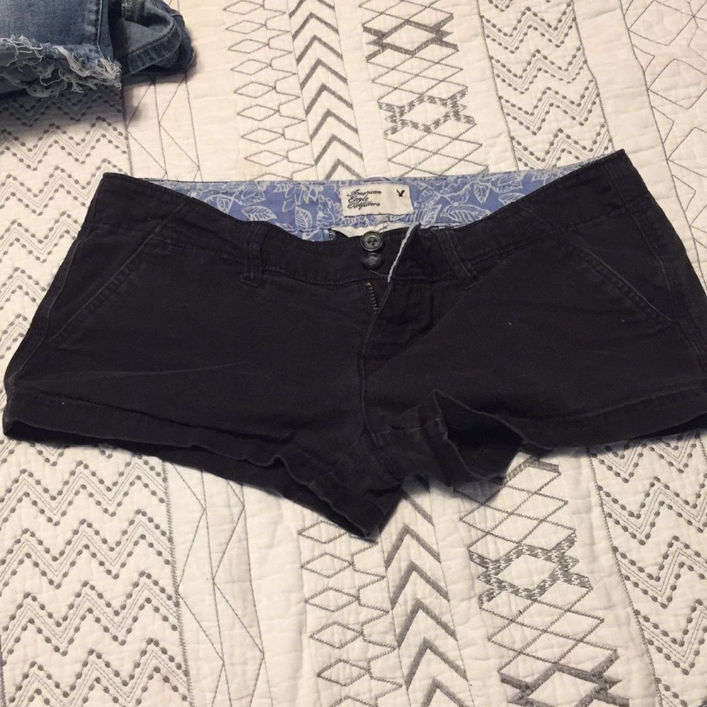 black a&e shorts